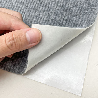 سجادة لعب لاصقة على الحائط ذاتية اللصق وقابلة للتشذيب من مخالب القطط