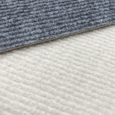 30*200 سنتيمتر رمادي مقاومة للاهتراء ذاتية اللصق قابلة للتشذيب حصيرة خدش للقطط