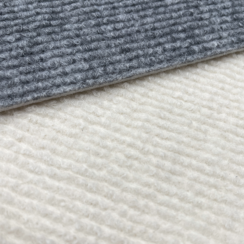 30*200 سنتيمتر رمادي مقاومة للاهتراء ذاتية اللصق قابلة للتشذيب حصيرة خدش للقطط